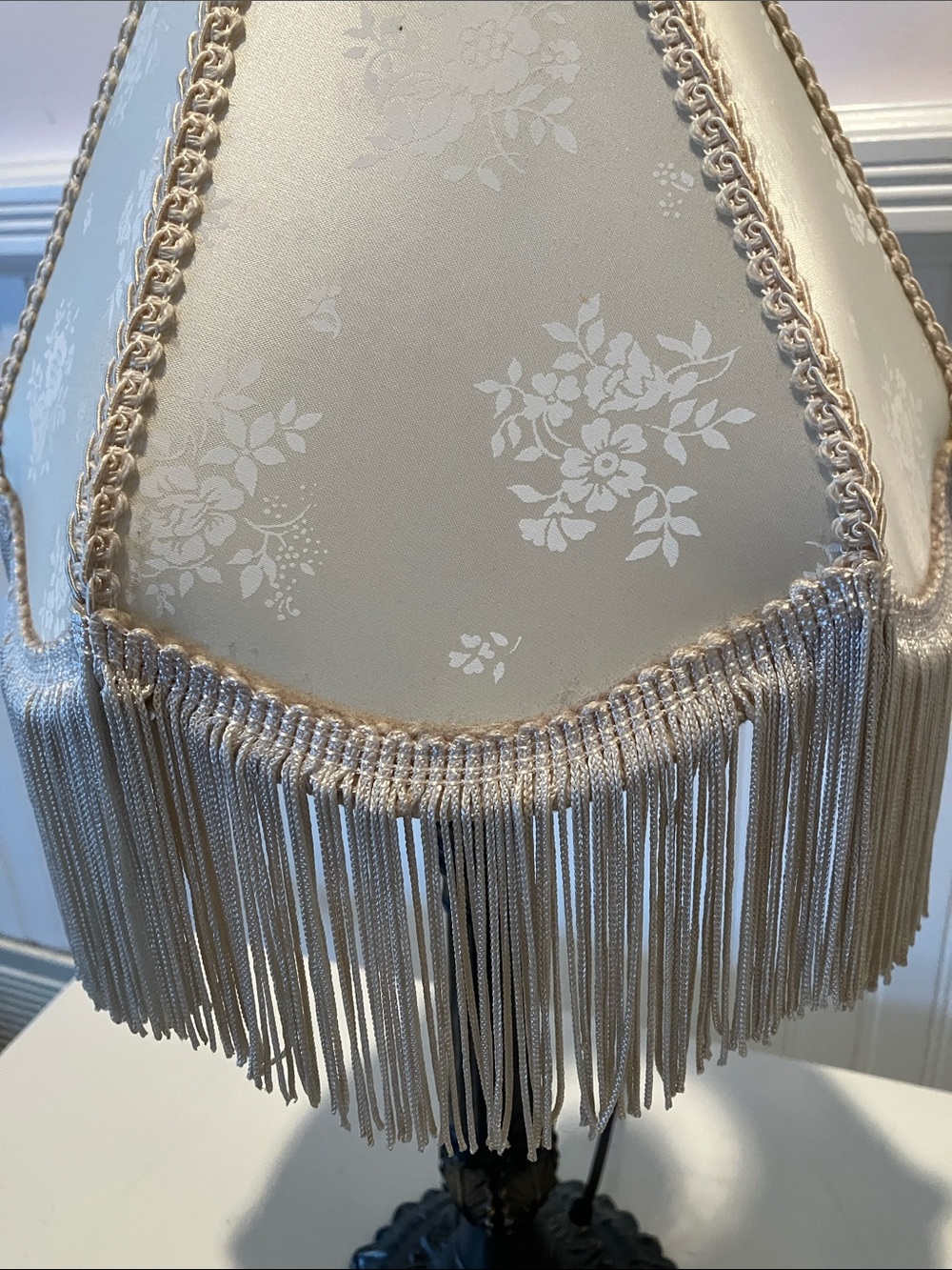 Vintage Victorian Style Boudoir Table Lamp With Fringe Lampshade - Picture 6 of 15